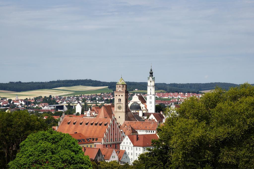 Aparthotel Donaustern Asbach-Baumenheim Екстер'єр фото