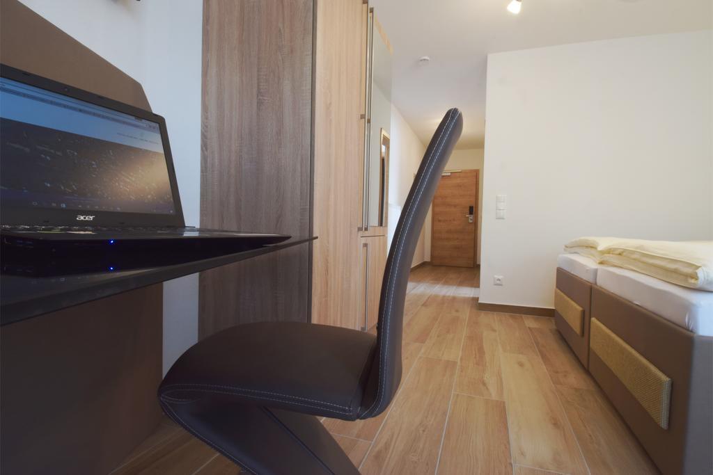 Aparthotel Donaustern Asbach-Baumenheim Екстер'єр фото