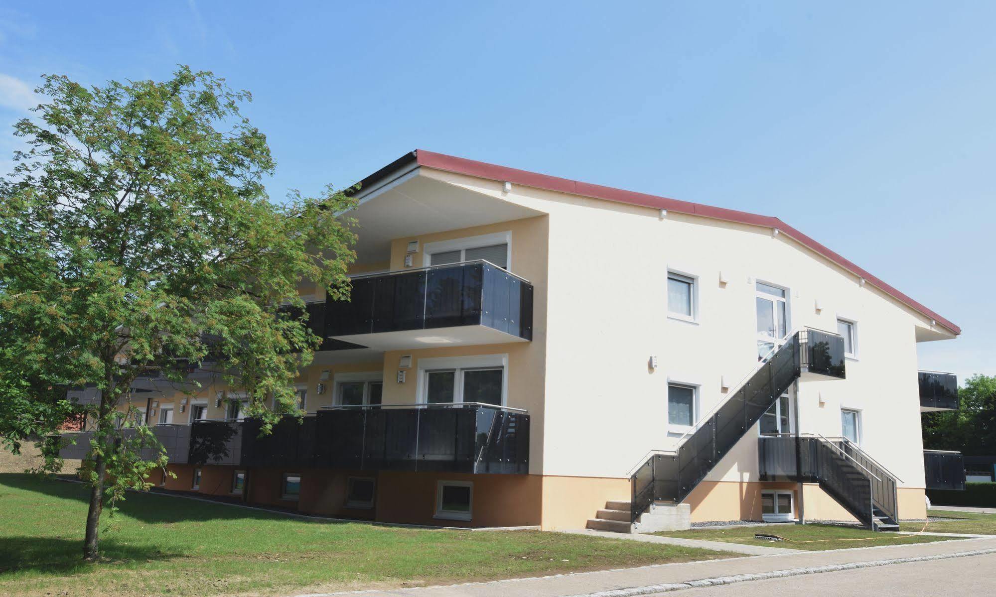 Aparthotel Donaustern Asbach-Baumenheim Екстер'єр фото