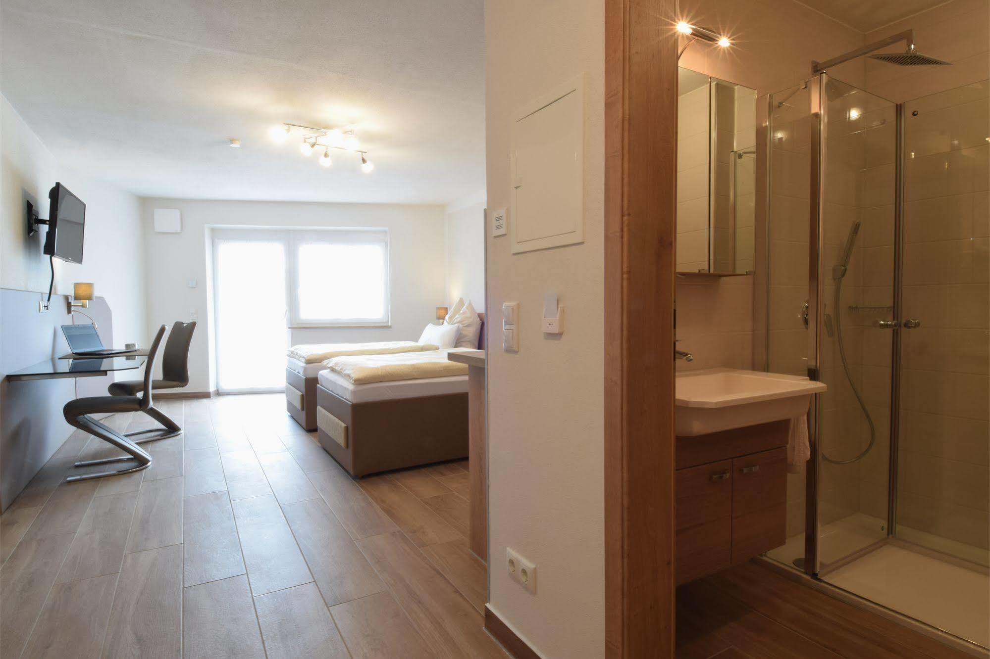 Aparthotel Donaustern Asbach-Baumenheim Екстер'єр фото