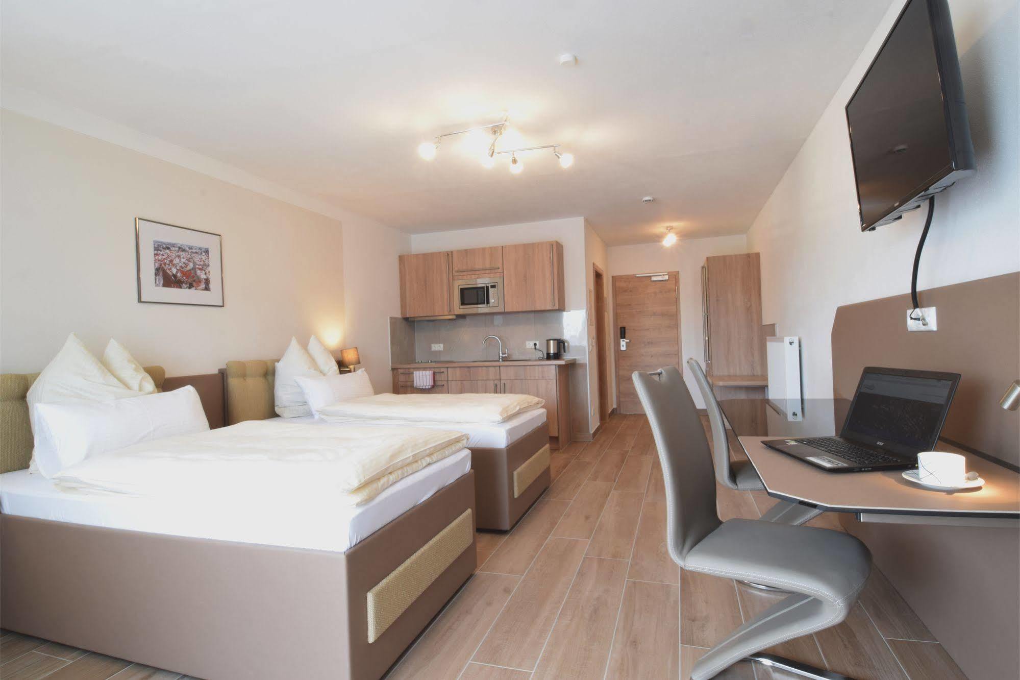 Aparthotel Donaustern Asbach-Baumenheim Екстер'єр фото