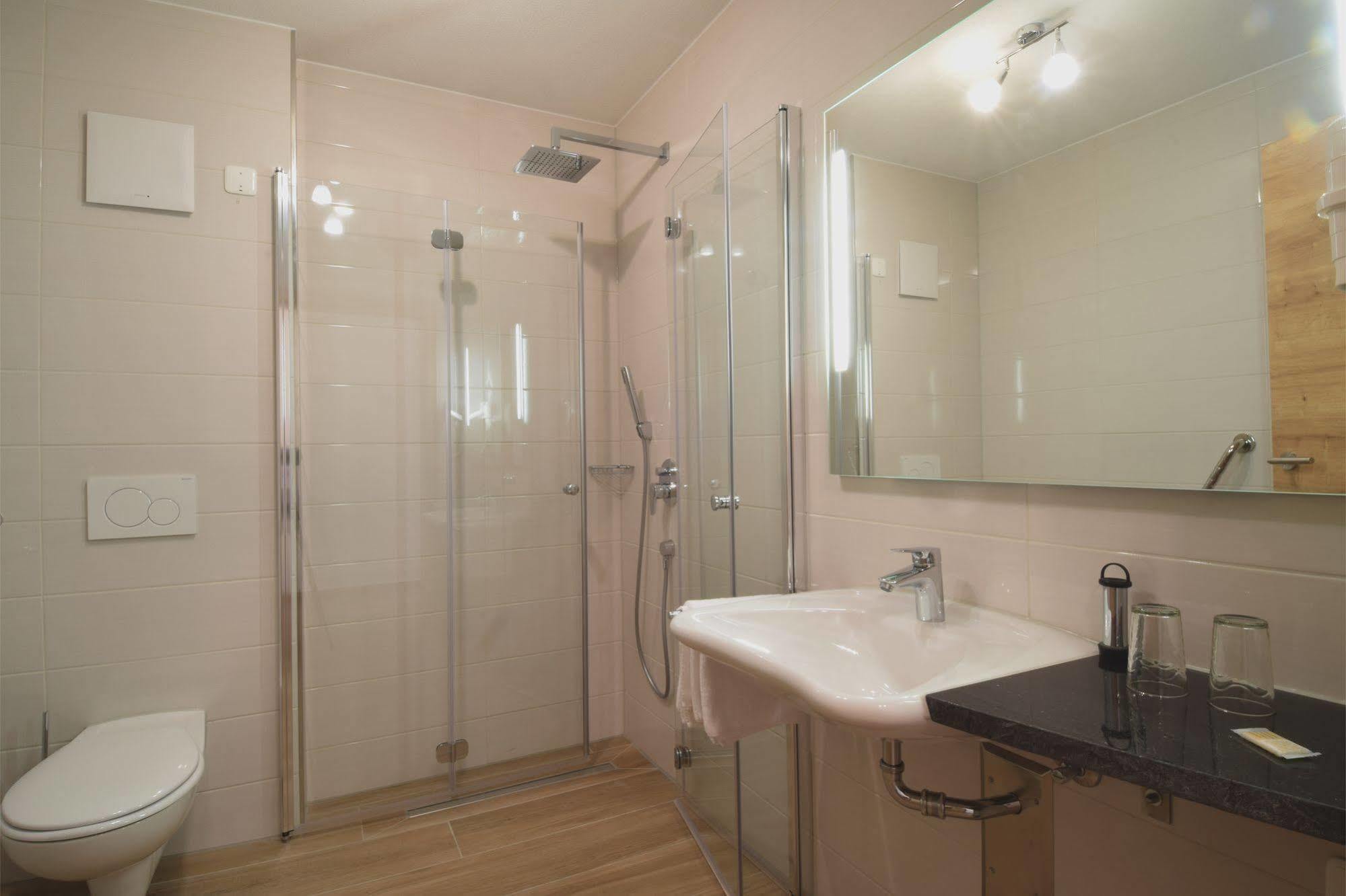 Aparthotel Donaustern Asbach-Baumenheim Екстер'єр фото