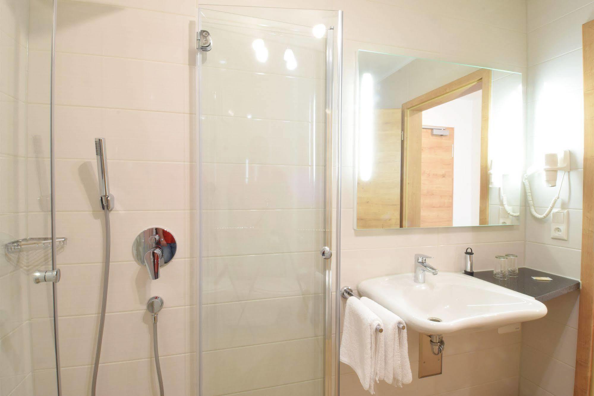 Aparthotel Donaustern Asbach-Baumenheim Екстер'єр фото