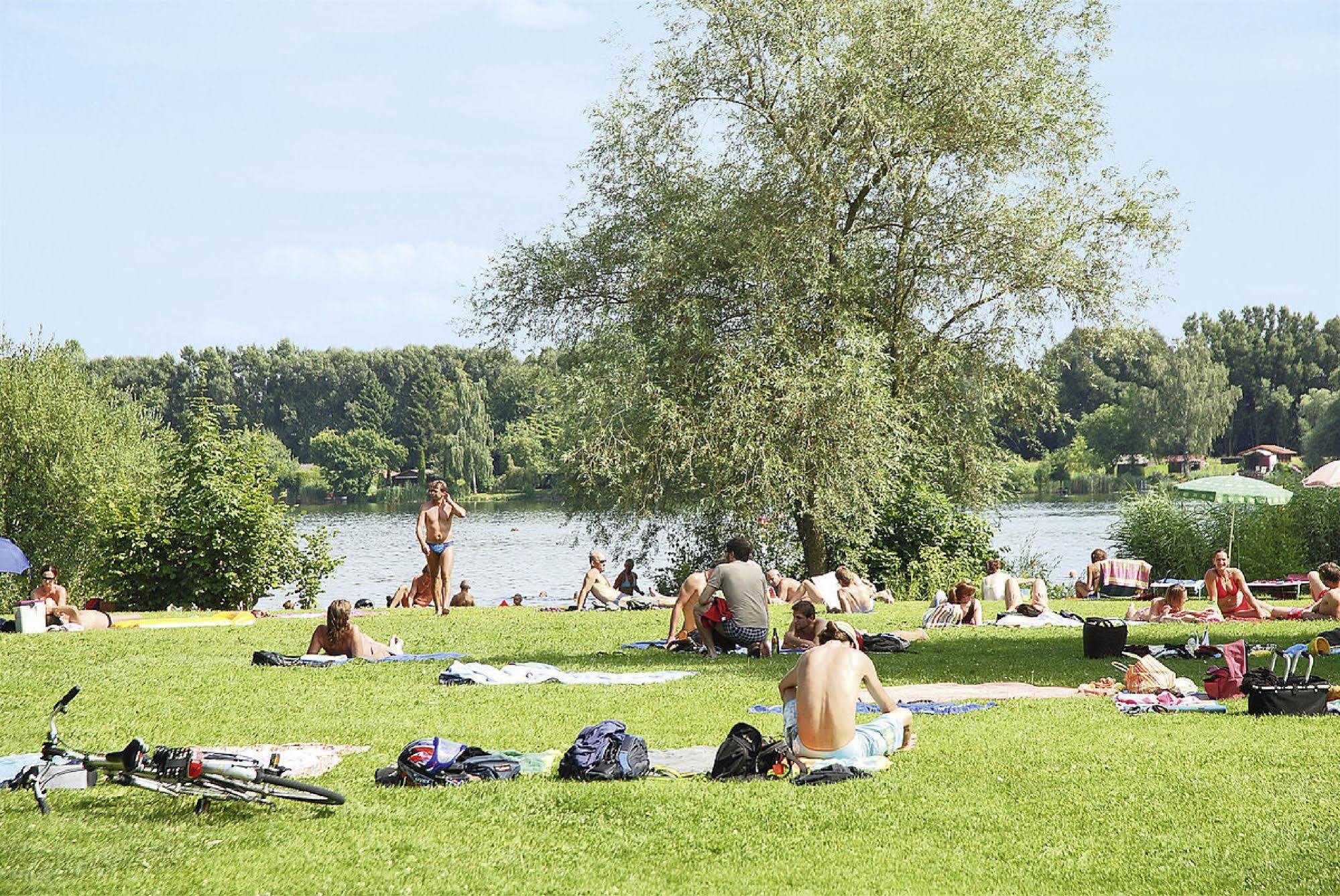 Aparthotel Donaustern Asbach-Baumenheim Екстер'єр фото