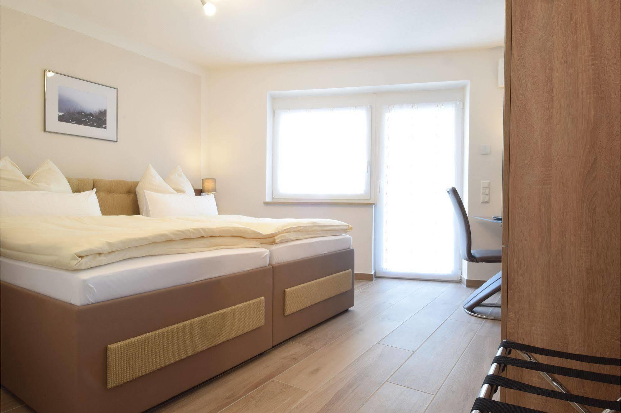 Aparthotel Donaustern Asbach-Baumenheim Екстер'єр фото
