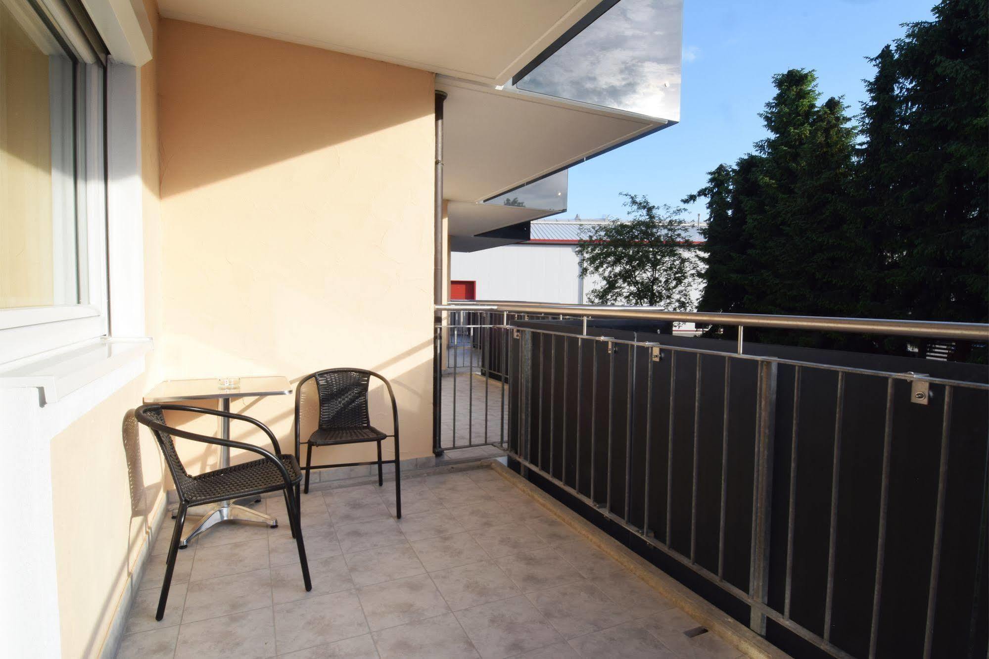 Aparthotel Donaustern Asbach-Baumenheim Екстер'єр фото