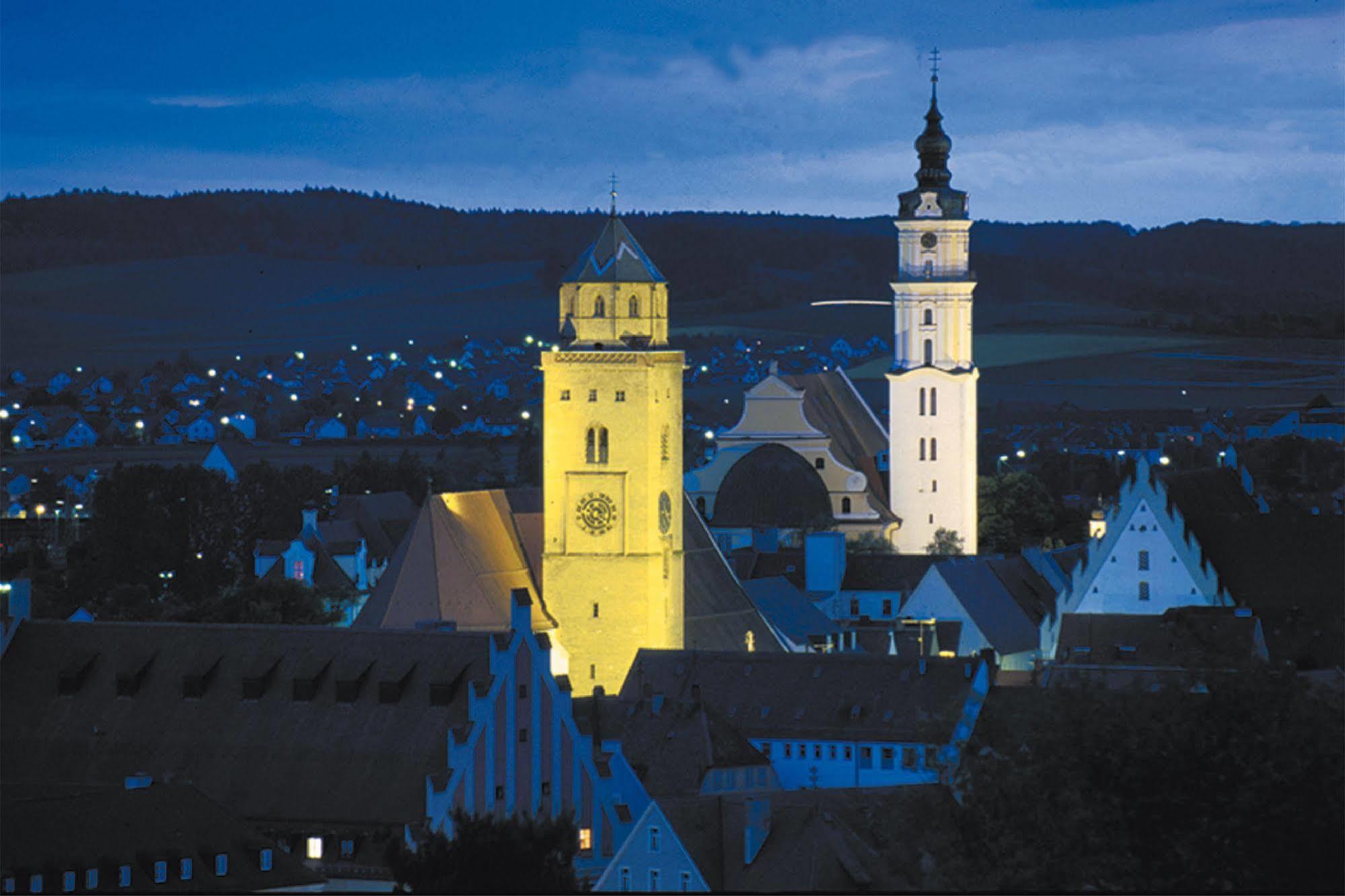 Aparthotel Donaustern Asbach-Baumenheim Екстер'єр фото